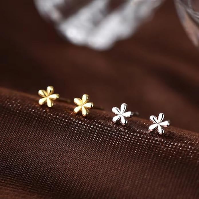 Tiny Daisy Earrings