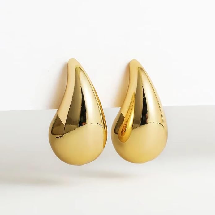 Pretty Teardrop Stud Earrings