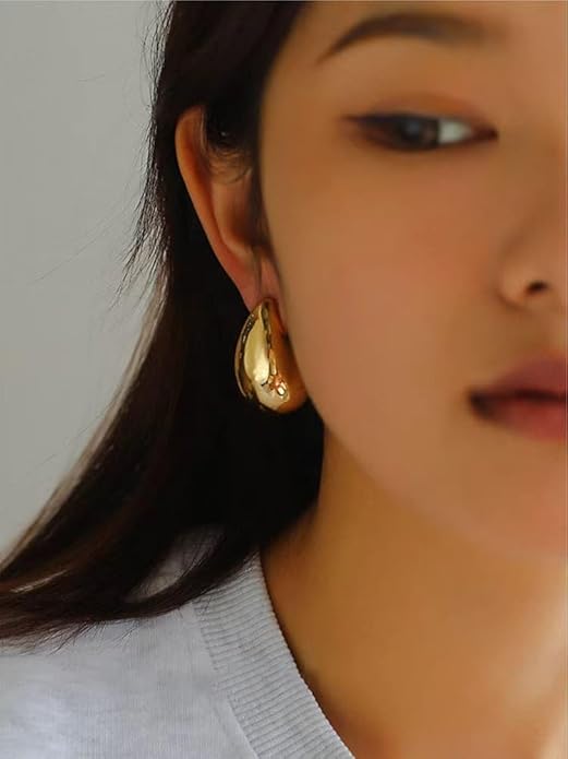 Pretty Teardrop Stud Earrings