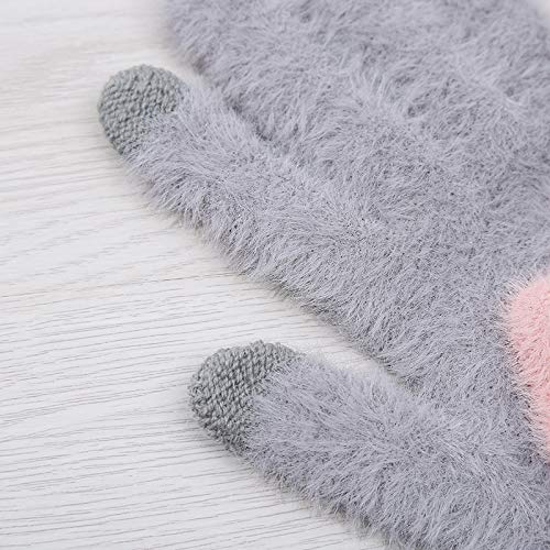 Two sets of gloves decorated with heart motifs, bringing a touch of affection and style to your cold-weather accessories.