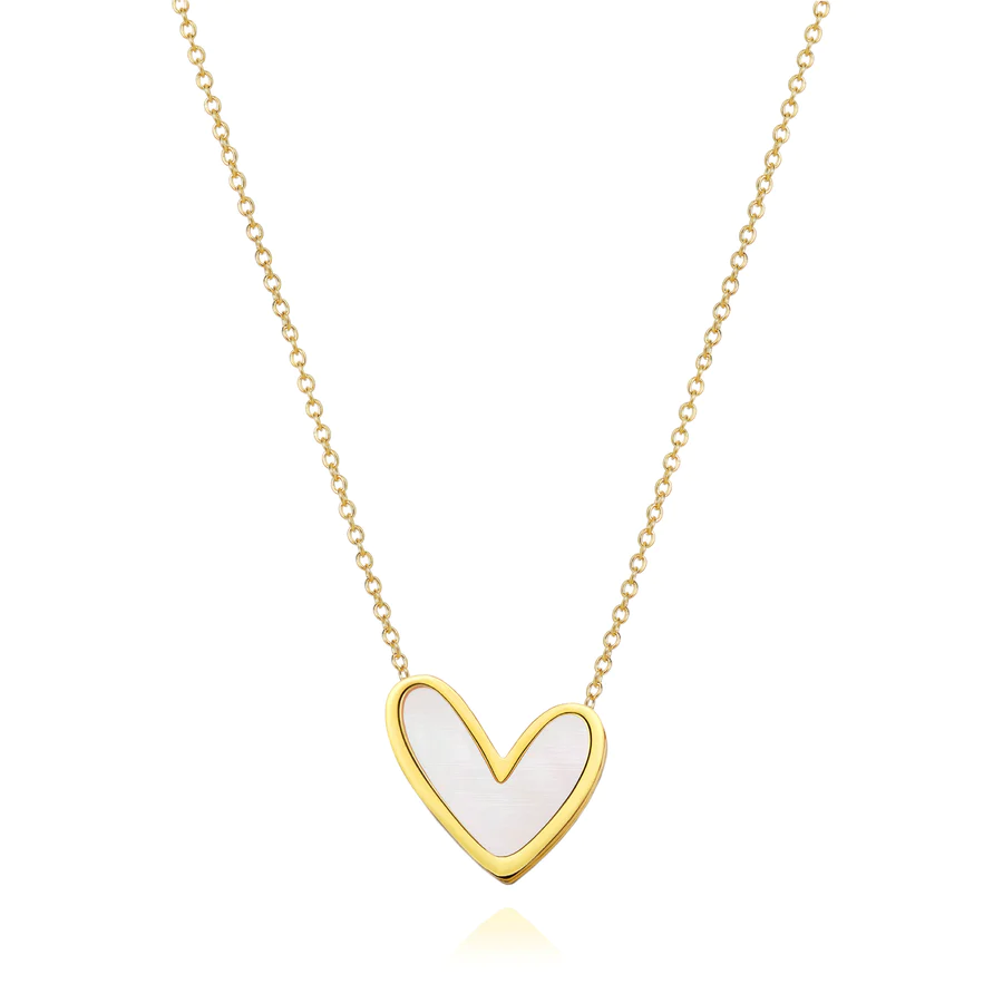 Dazzling gold heart necklace with a white enamel pendant, a must-have accessory for a touch of glamour.