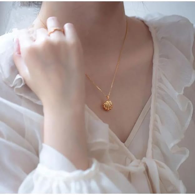 Pearl in a Sea Shell Necklace