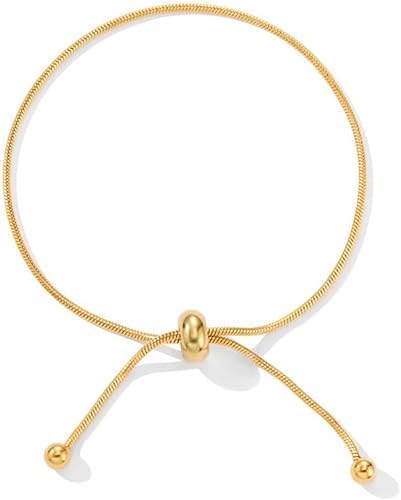 Elegant gold bracelet featuring a dainty chain, ideal for a subtle and sophisticated look.