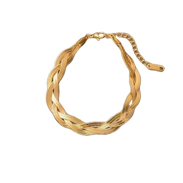  Elegant gold bracelet featuring a stylish chain link design, ideal for both casual and formal wear.