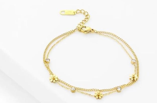 A charming gold plated bracelet designed with daisy chain links.