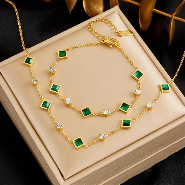  Elevate your style with this green and white bracelet adorned with square stones for a touch of elegance.