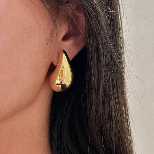 Pretty Teardrop Stud Earrings