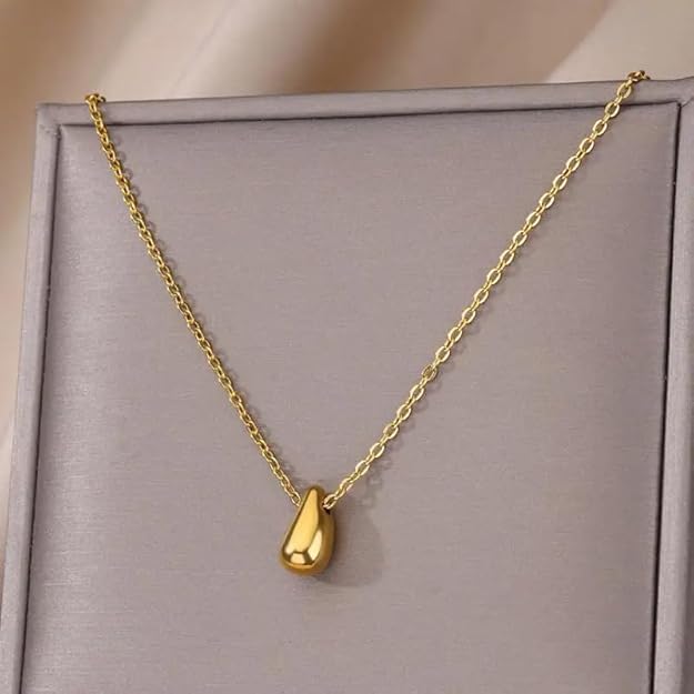 Pretty Raindrop Pendant Necklace