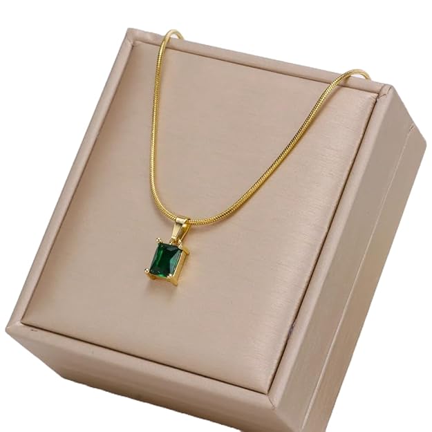 Viola Emerald Pendant Necklace