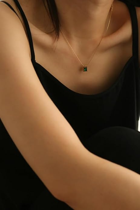 Viola Emerald Pendant Necklace