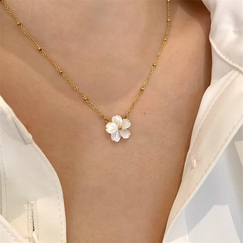 Shell Flower Pendant Necklace