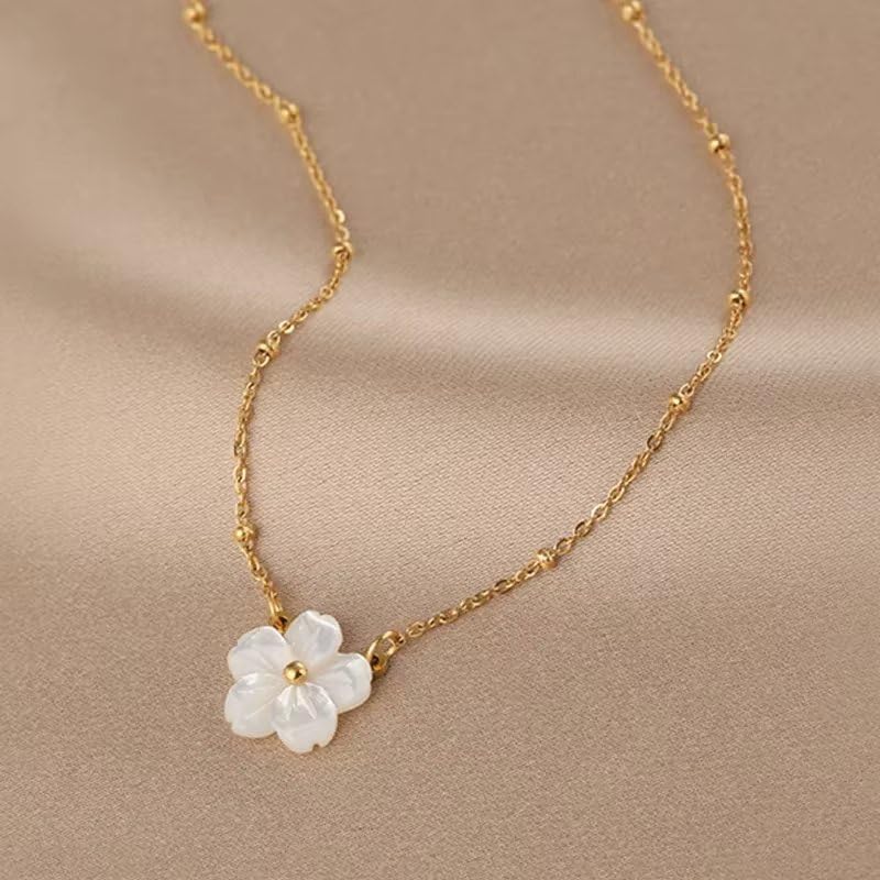 Shell Flower Pendant Necklace