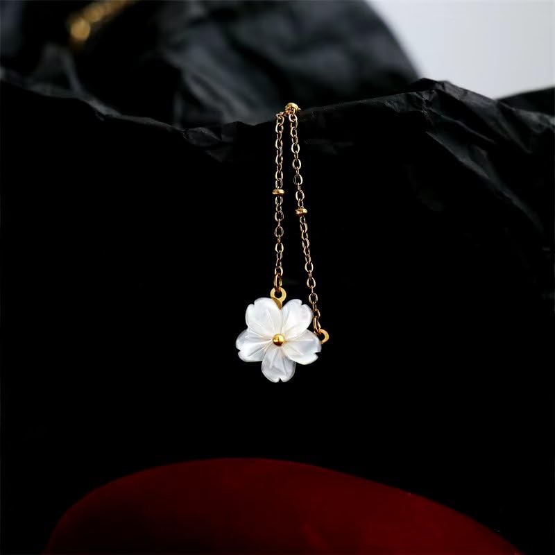 Shell Flower Pendant Necklace