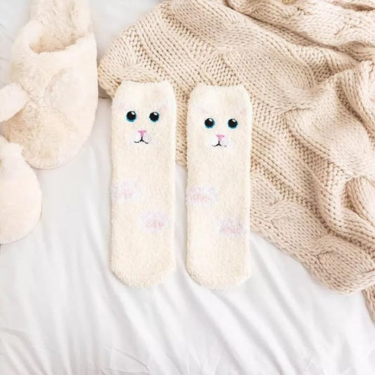  Cute socks featuring an adorable cat face design, perfect for adding a fun touch to your outfit.